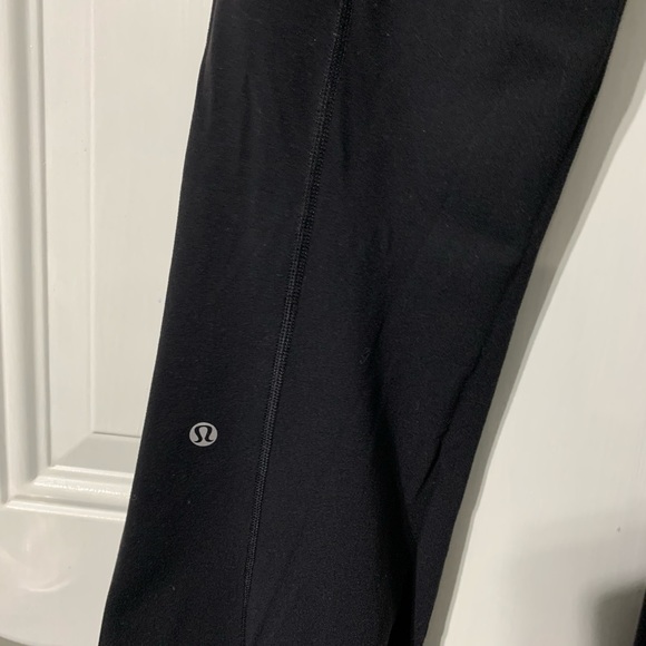 Reversible Lululemon yoga pants 4. - Picture 4 of 7